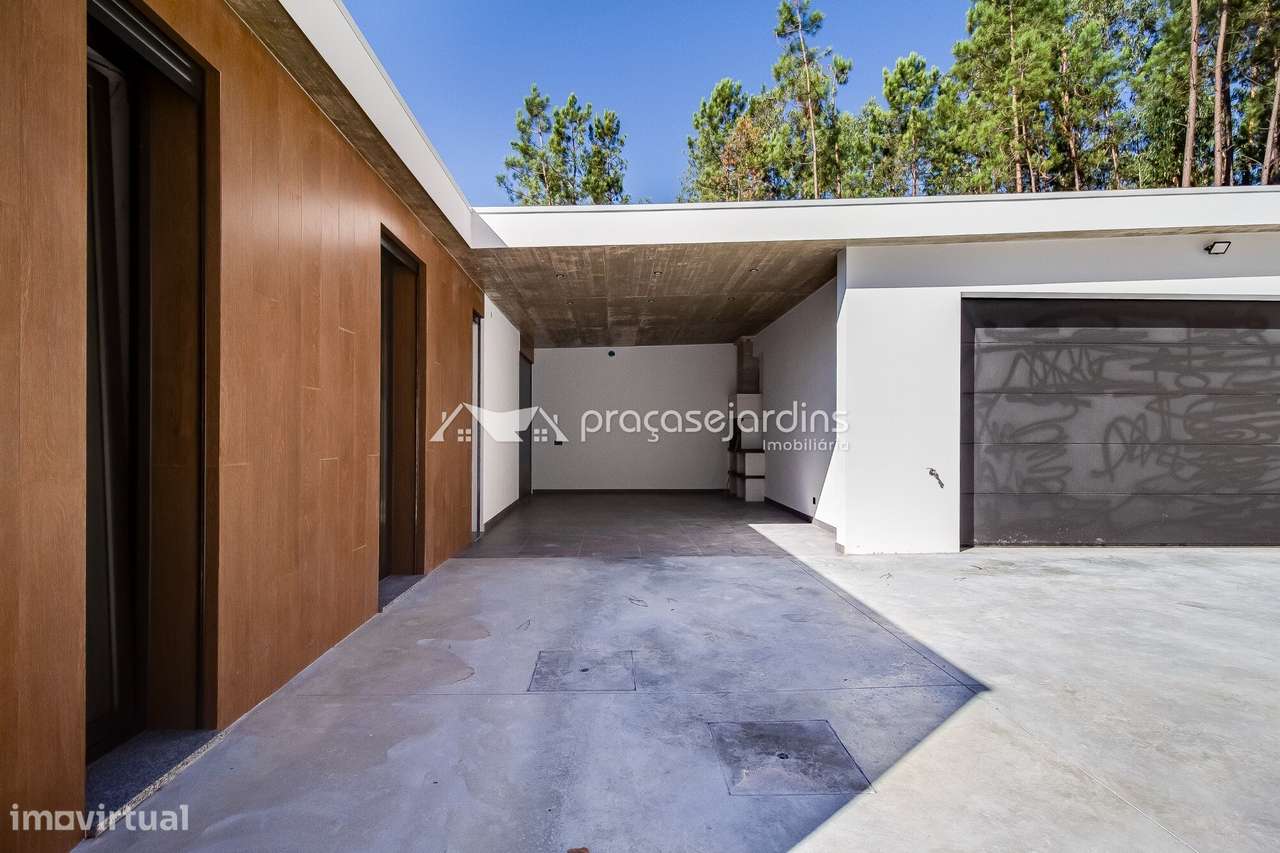 Moradia de Luxo em Leiria com 4 quartos e Garagem - Grande imagem: 5/35