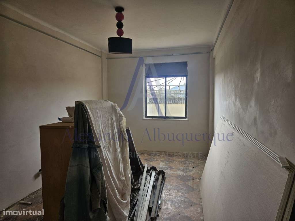 Apartamento T3 com Terraço de 80 m² e Parqueamento Privativo-11