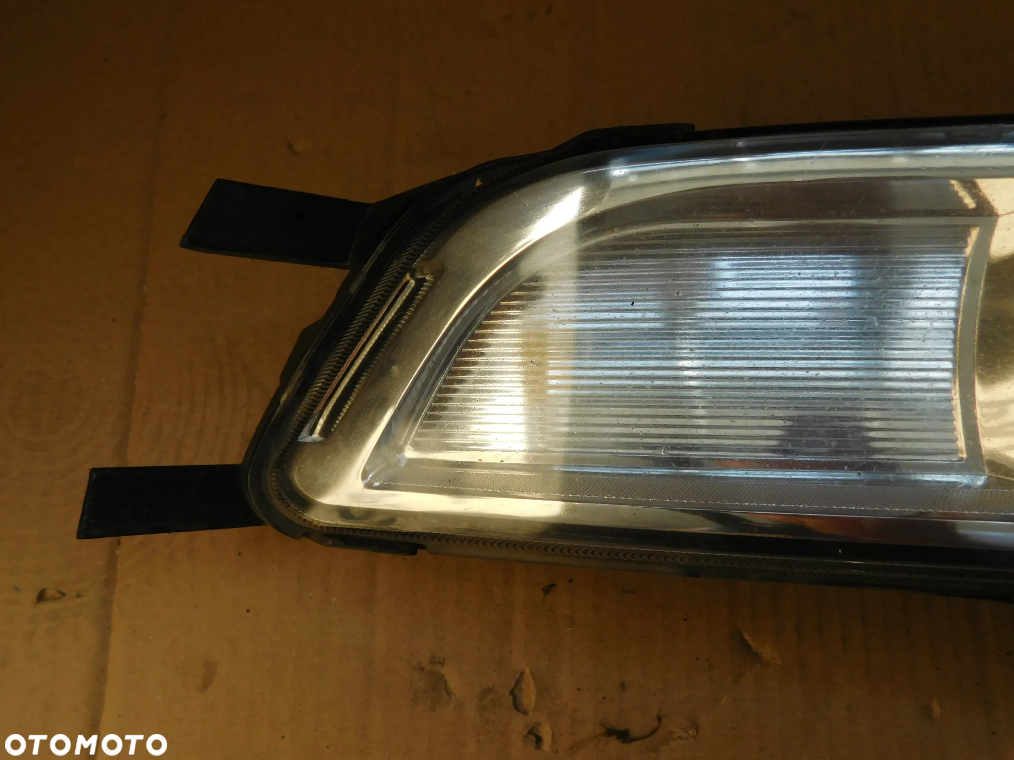 Halogen Przód Prawy VOLKSWAGEN PASSAT B8 - 4