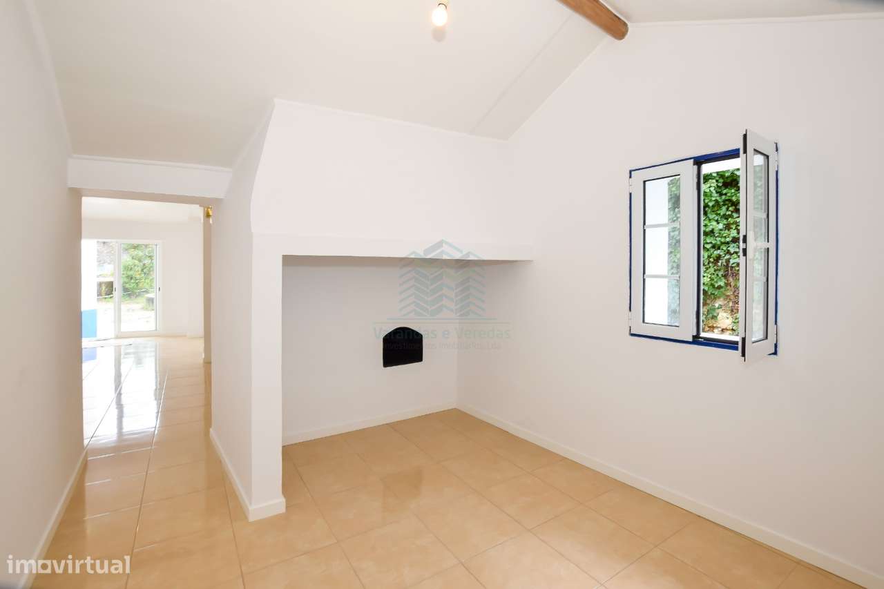 Moradia T3 + 1 Renovada + Garagem + Moradia em ruinas e diversos anexo-5