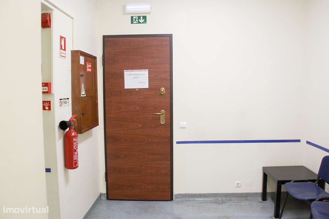 Consultório Médico >=T10 Venda em Almada, Cova da Piedade, Pragal e Ca-7