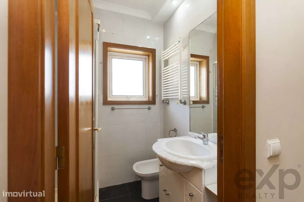 Moradia T10 de Construção Tradicional em Pedroso - Grande imagem: 4/37