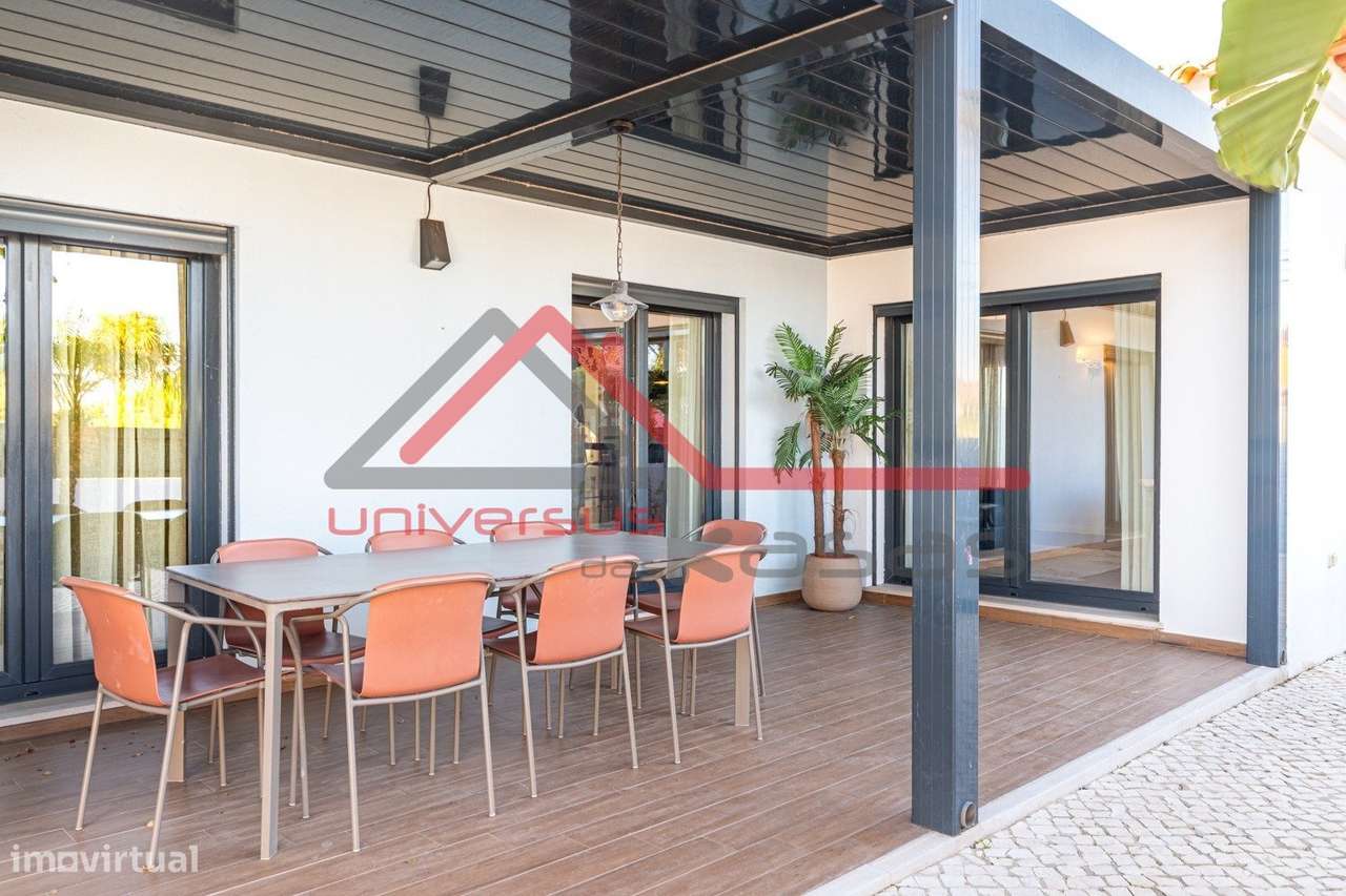 Moradia Térrea Isolada V4 com Piscina Moita-42