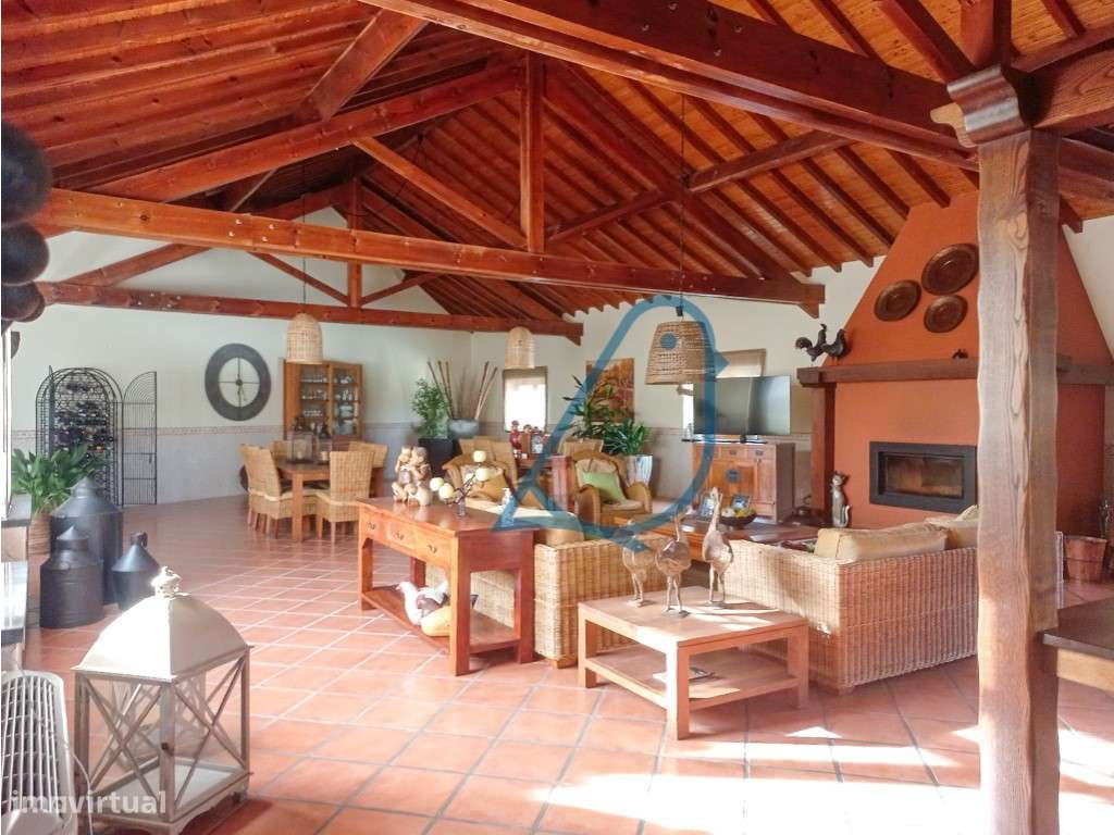 Excelente Moradia T4 com Anexos e Acabamentos de Qualidade - Próxim... - Grande imagem: 3/33