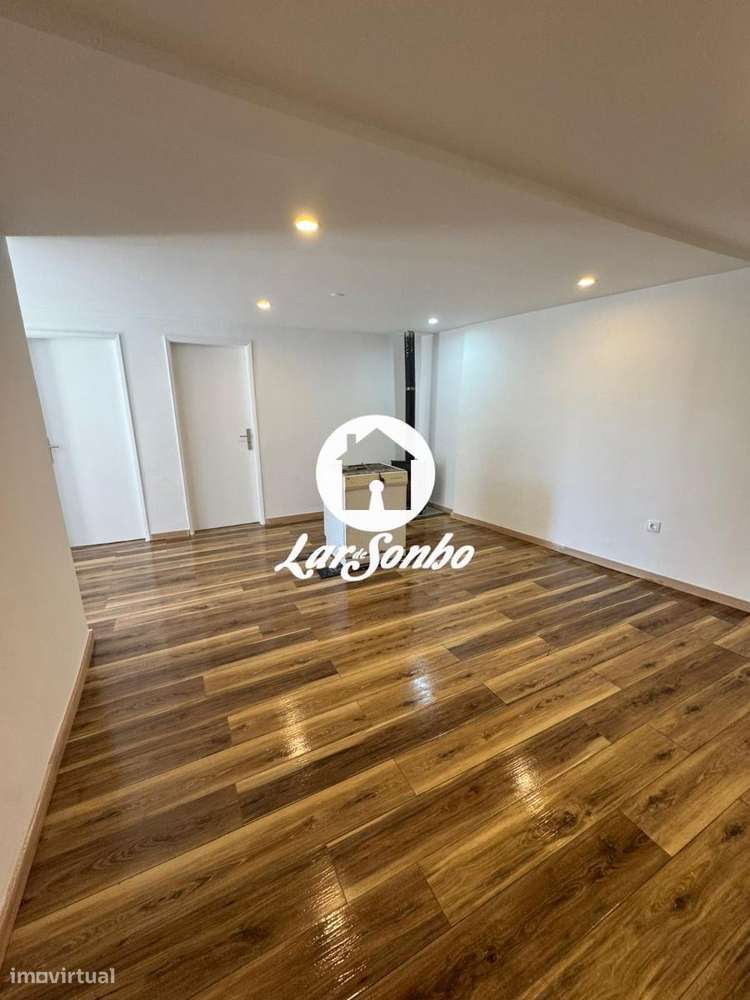 Moradia térrea T2 - Grande imagem: 2/15