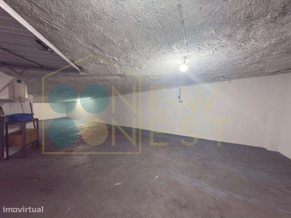 Garagem para 2 carros e arrumos nas Colinas de São Francisco Xavier...-9