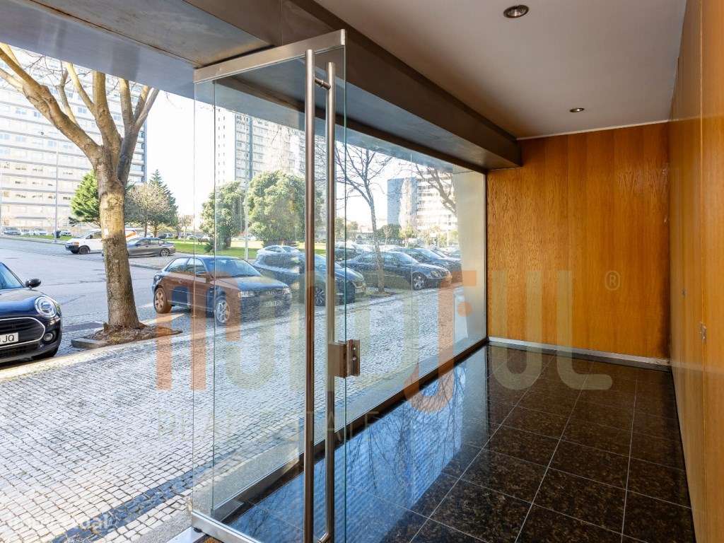 PENTHOUSE PARA VENDA T4, com 2 Suites com Vistas de Mar/Rio, Lugar ...-38