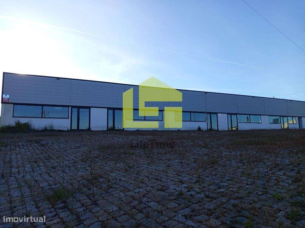 Prédio Uso Misto - Grande imagem: 2/23