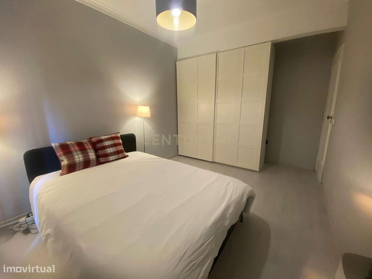 Apartamento T2 com Vista Panorâmica em Barreiro-12