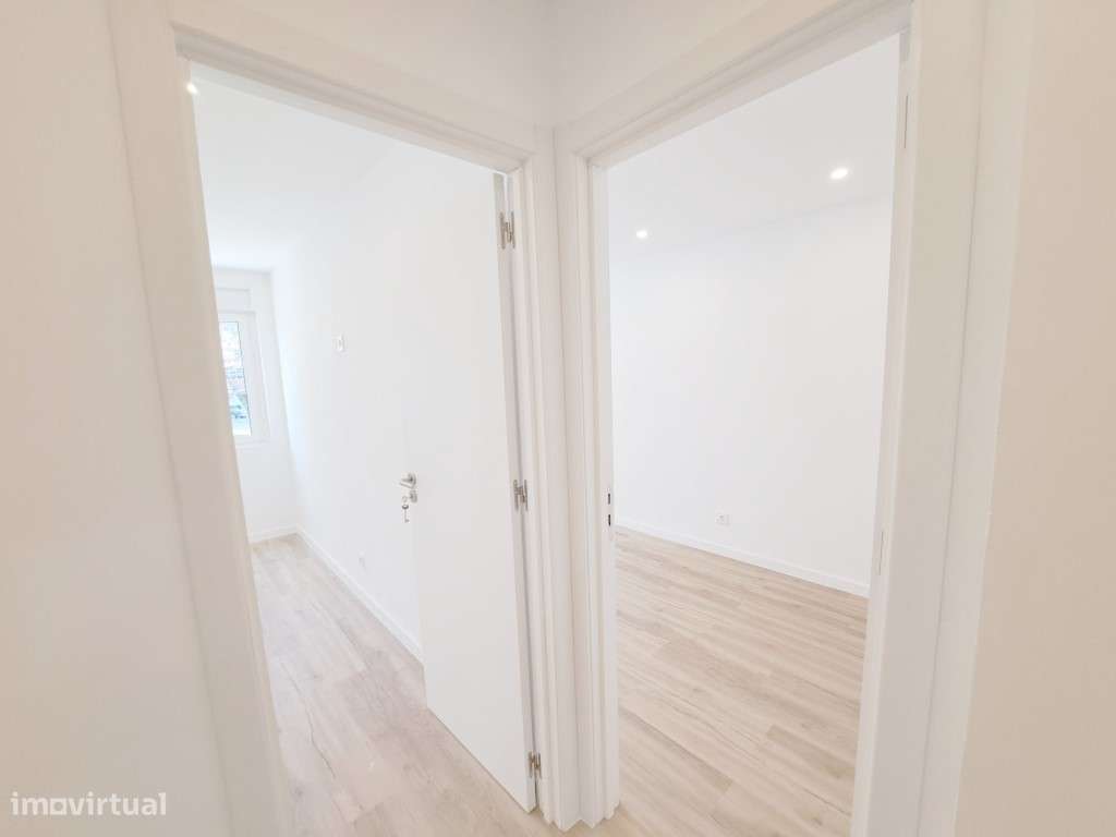 Apartamento T2 com elevador para venda em Odivelas - Lisboa-19