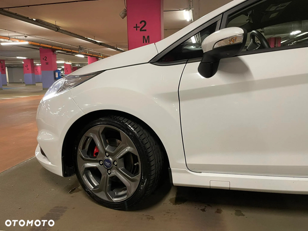 Ford Fiesta ST2 - 10