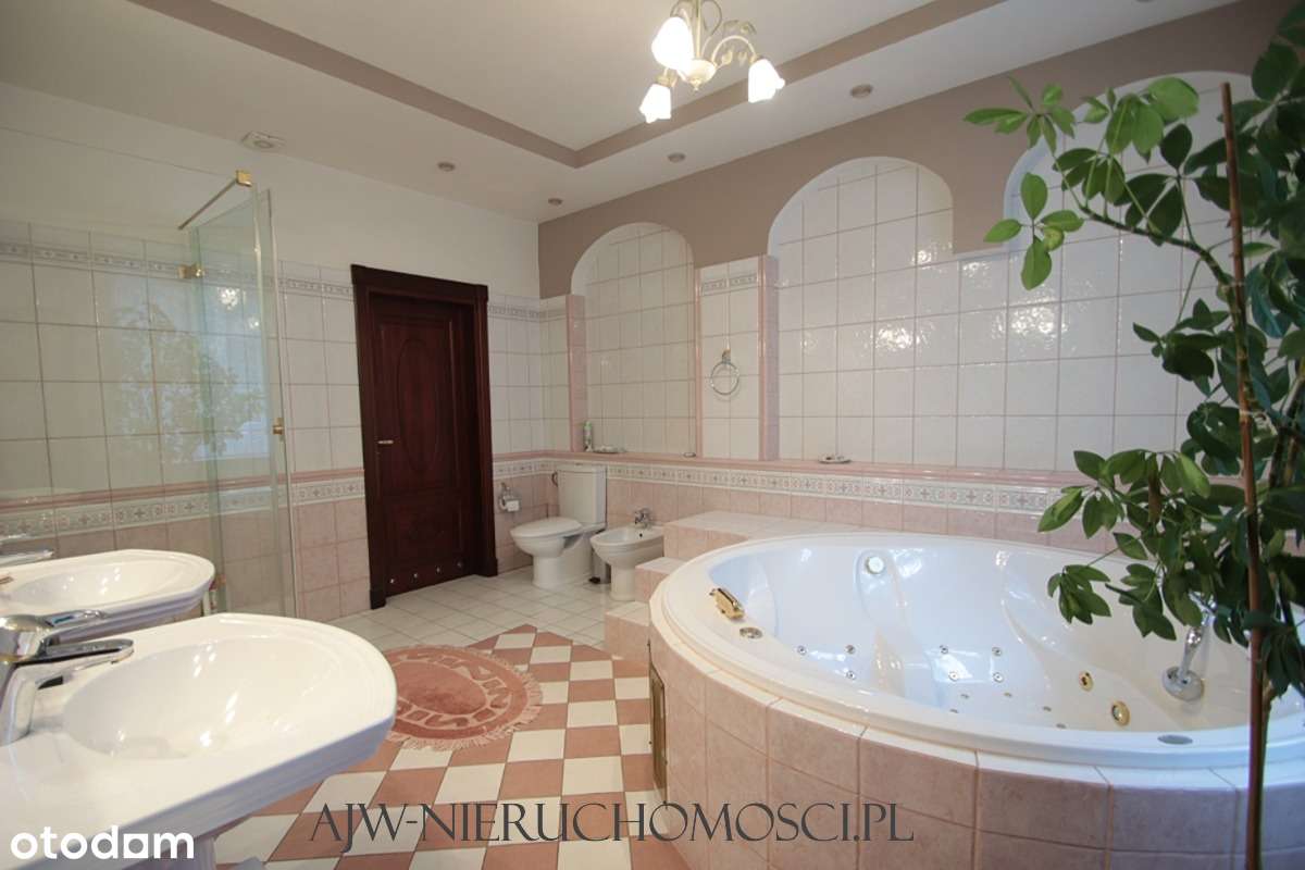 Rezydencja w Izabelinie C z basenem i sauną-9