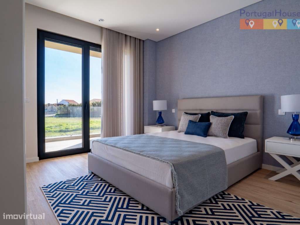 Vivenda T4+1 na praia do Areal com piscina.-27