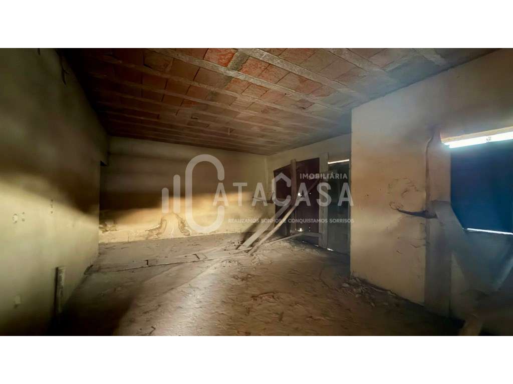 Moradia T4 na Borralha em fase de acabamentos-29