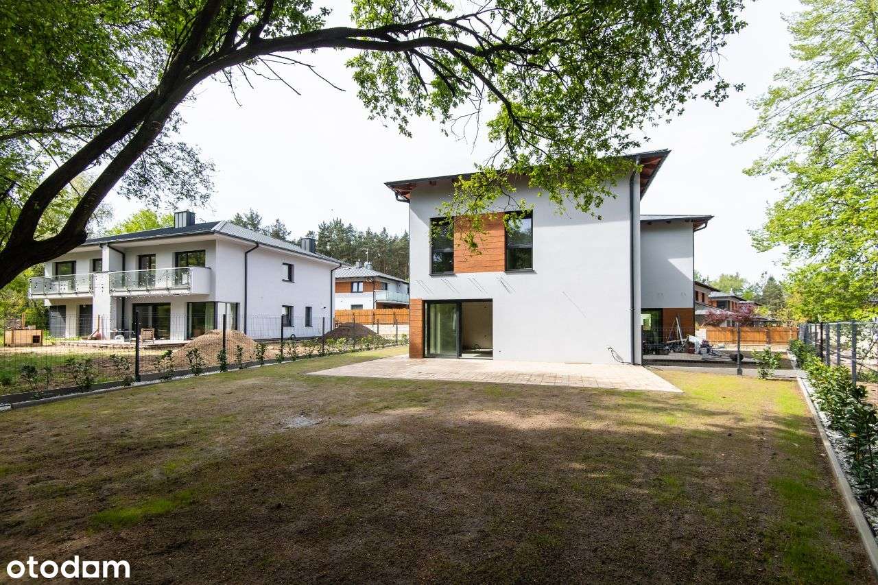 Bliźniak z wysoką piwnicą w Lusowie - dookoła LAS-3