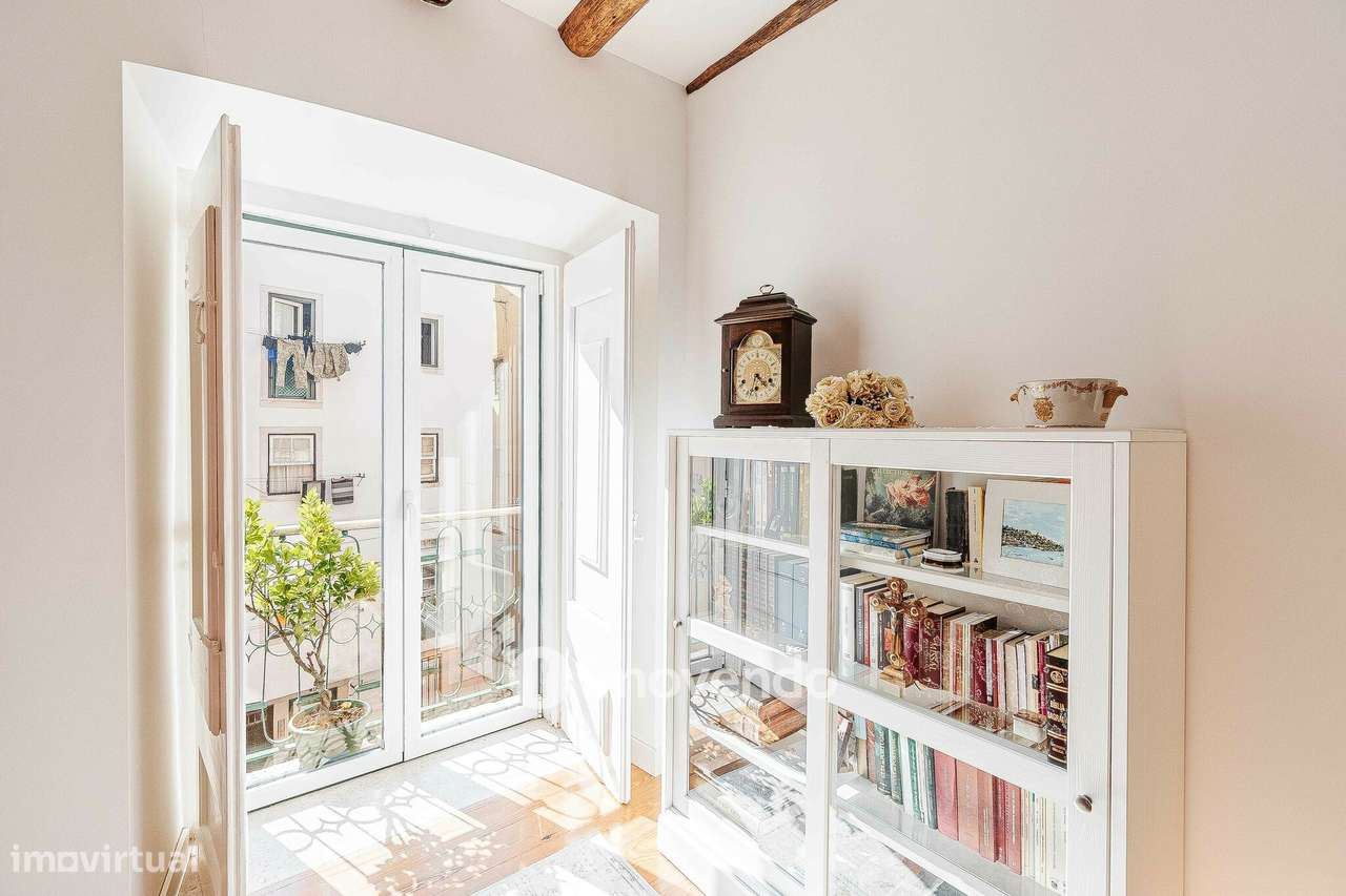 Apartamento T2 remodelado, no coração de Lisboa, em Alfama - Grande imagem: 3/40