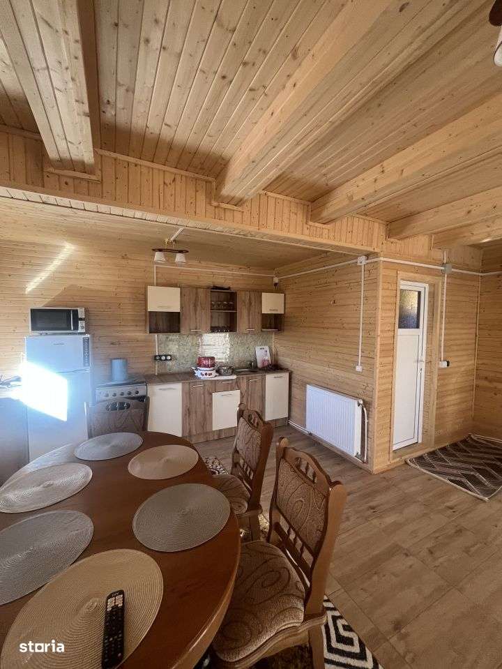 Cabana cu 4 camere si teren de 1000 mp in Marisel - Imagine principală: 5/17