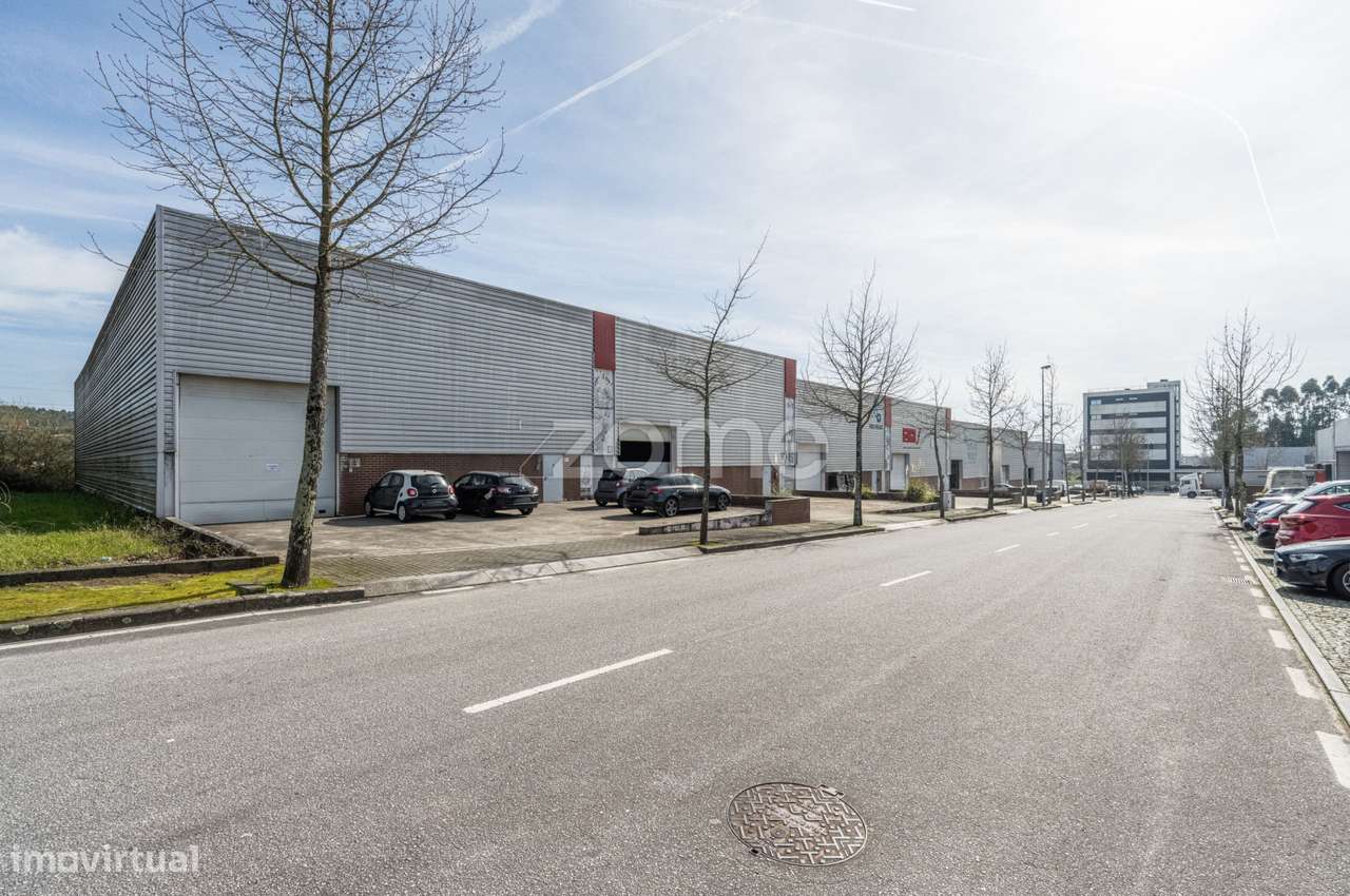 Armazém com 990 m2, Castêlo da Maia - Grande imagem: 2/60