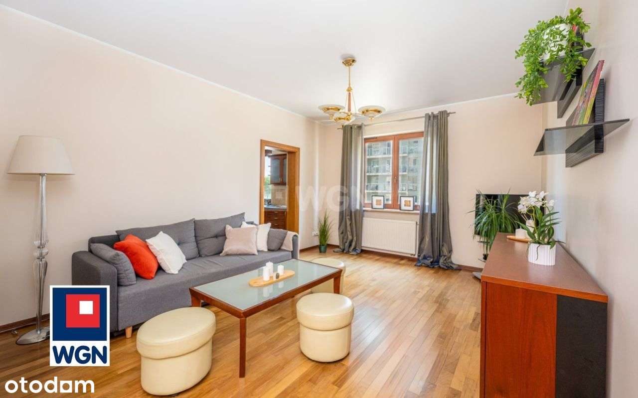 2 pokoje, oddzielna kuchnia, komórka, garaż, metro-1