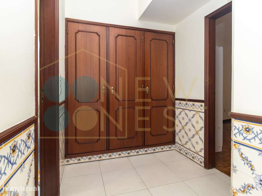 Apartamento T3 com elevador e parqueamento, junto ao Hospital-7