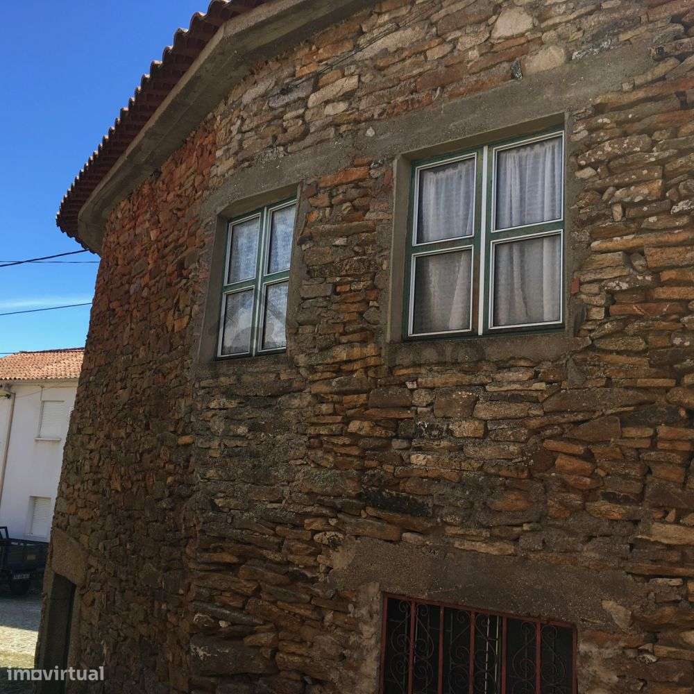 Casinha de pedra com anexo e terreno - Grande imagem: 5/38