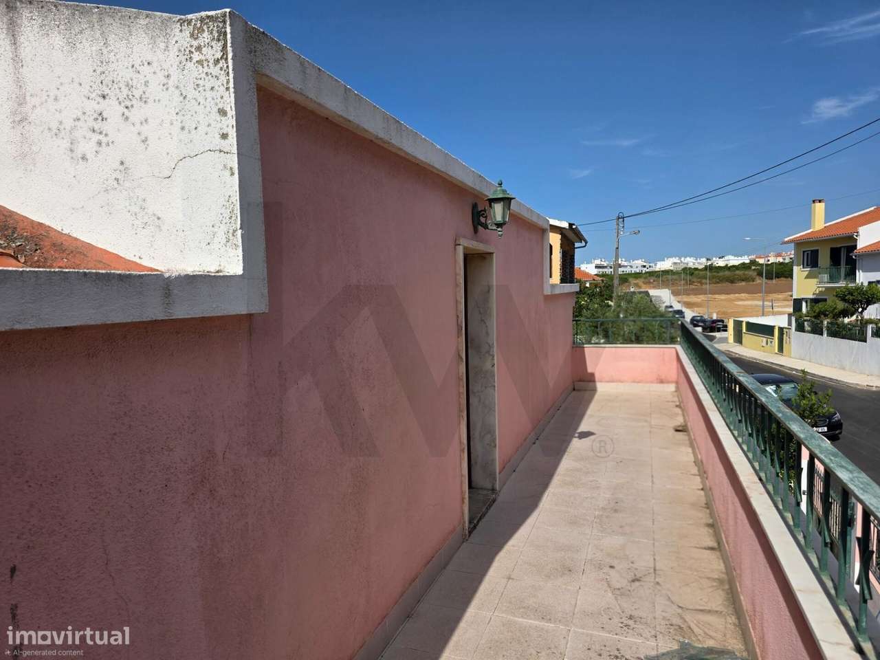 Moradia isolada com enorme potencial de investimento em São Domingos d-8