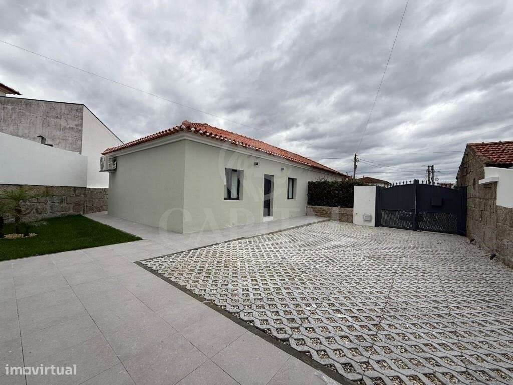 Moradia Térrea no Centro de Santo Tirso - Grande imagem: 4/55