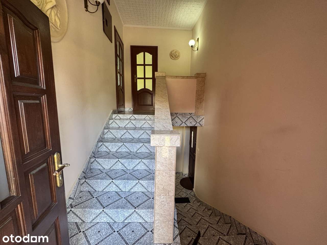 Grochowe - przestronny dom, zabudowania gospodarcze, działka 16 arów!-13