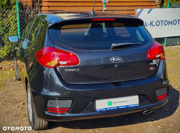 Kia Ceed 1.4 CVVT ISG Dream-Team Edition - 11