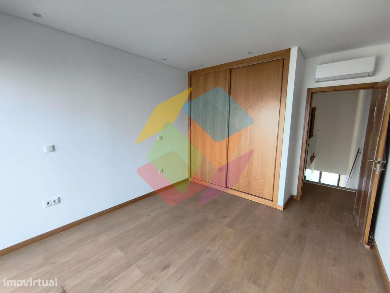 Moradia em Lobão, moderna, luminosa e pensada para o conforto da fam?-33