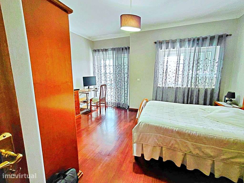 Moradia em Vale de Milhaços - junto à Escola-12