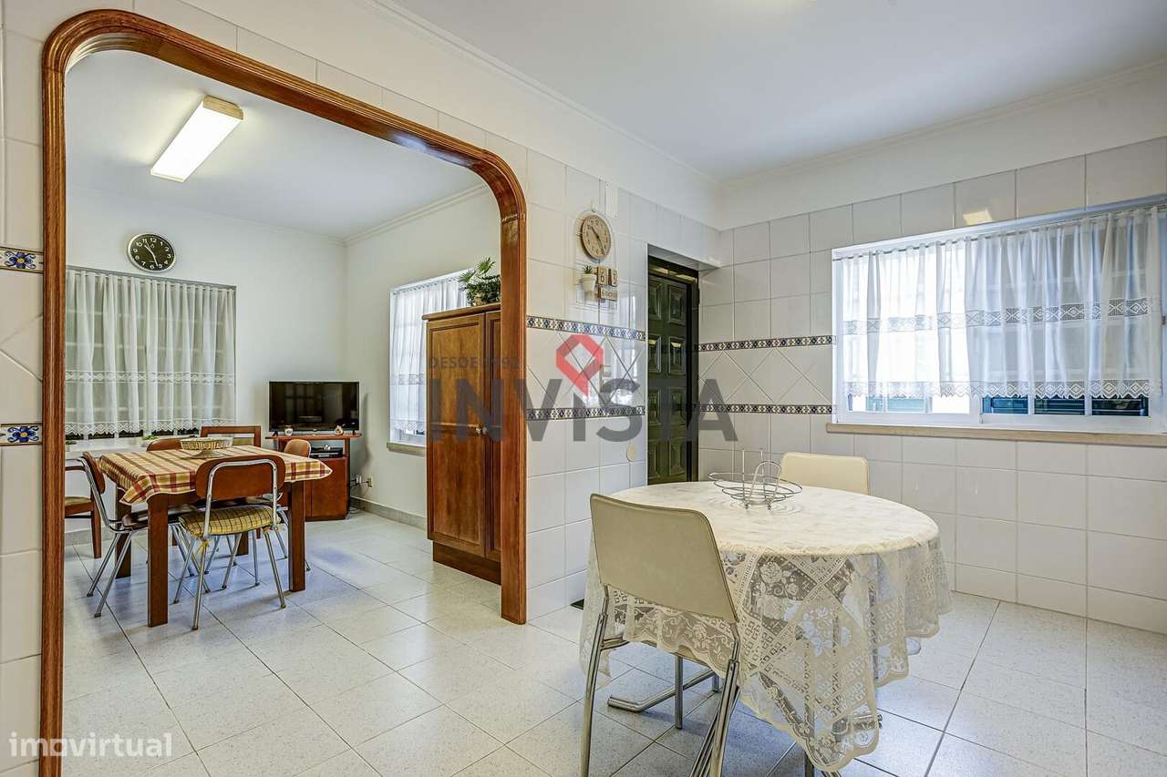 Moradia T3 com garagem para três carros-13