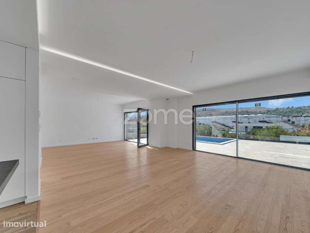 Moradia T6 Famões-11