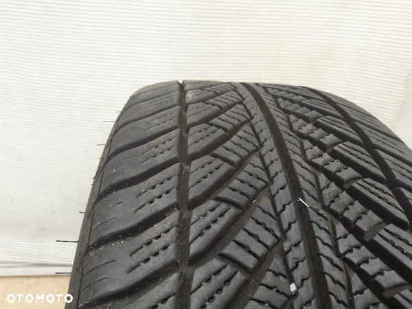 GOODYEAR ULTRAGRIP 8 245.45.18 - 2