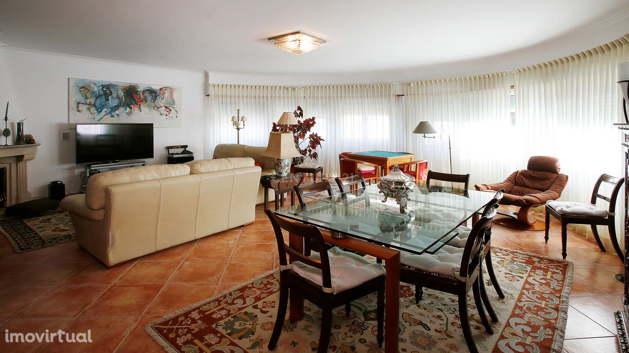 APARTAMENTO T4 Santa Clara, Ameixoeira