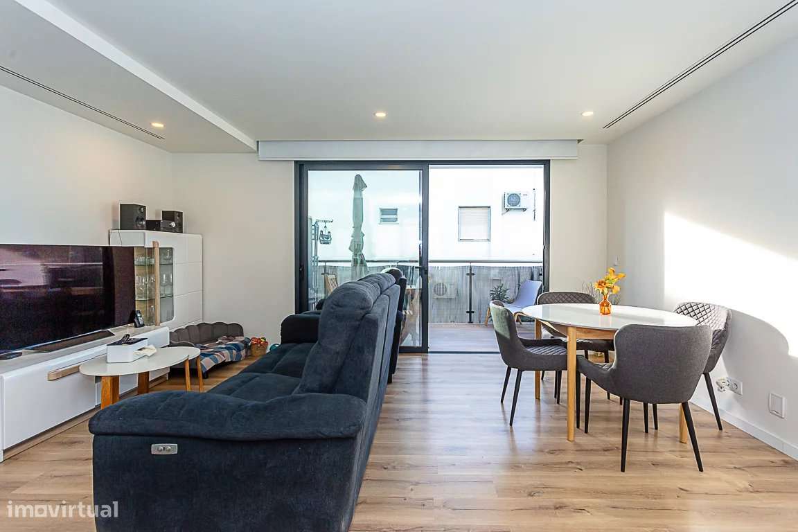 Apartamento moderno de 2 quartos com varanda privada e terraço partilh - Grande imagem: 5/53