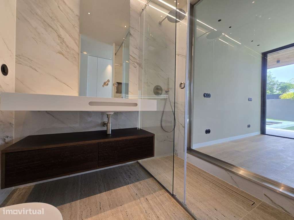 Moradia isolada T5, arquitetura contemporânea com piscina - Verdizela-46
