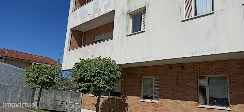 Apartamento T2 duplex remodelado na Maia