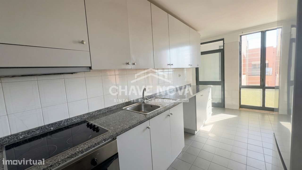 T2 c/ Lugar de Garagem e Arrumo em Santa Marinha (Candal) - Grande imagem: 5/34