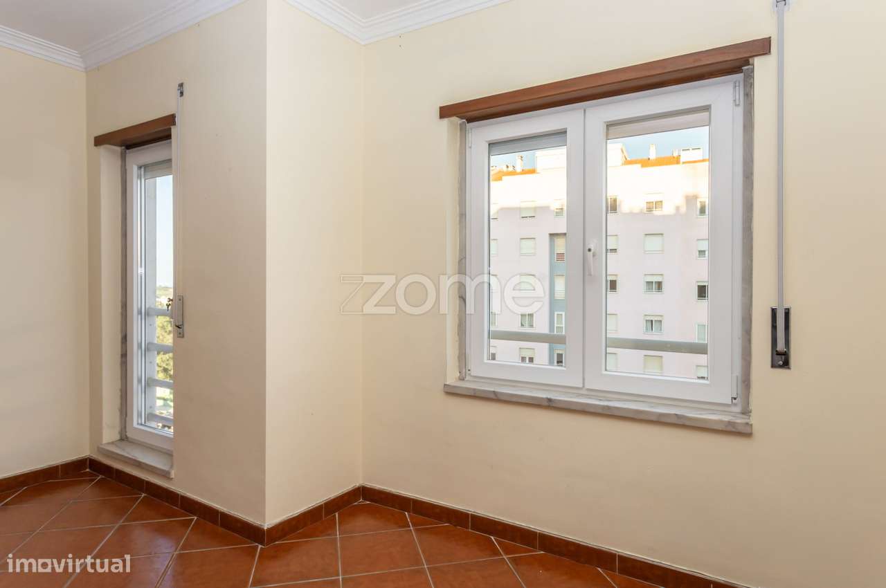 T2 com elevador e arrecadação em Santa Marta do Pinhal - Grande imagem: 5/17