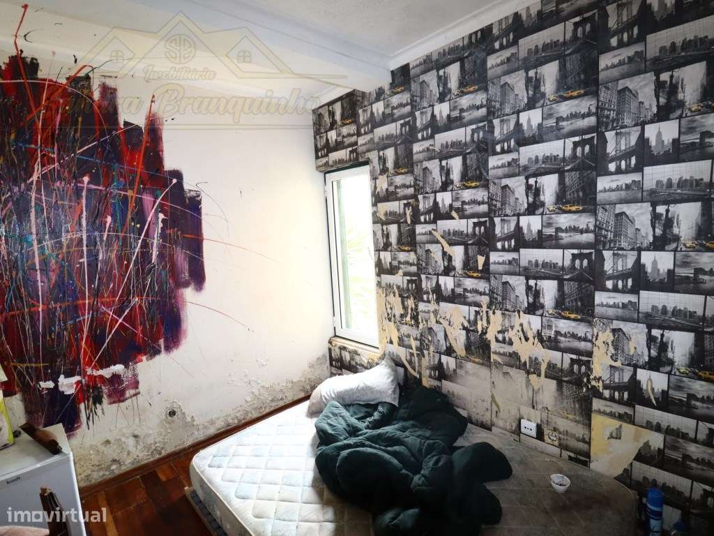 Moradia T4 com Logradouro e Garagem-14