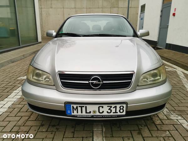 Opel Omega 2.2 Elegance - 3