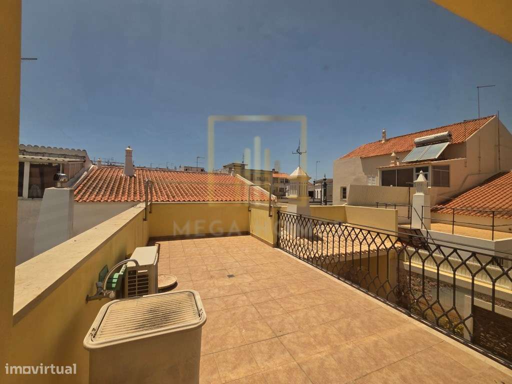 Moradia T5 com piscina + Apartamento T3, em centro de Lagoa (Algarve)-22