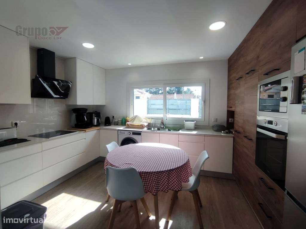 Moradia Geminada T3 Triplex, com Garagem e como Nova em Quinta do C...-7