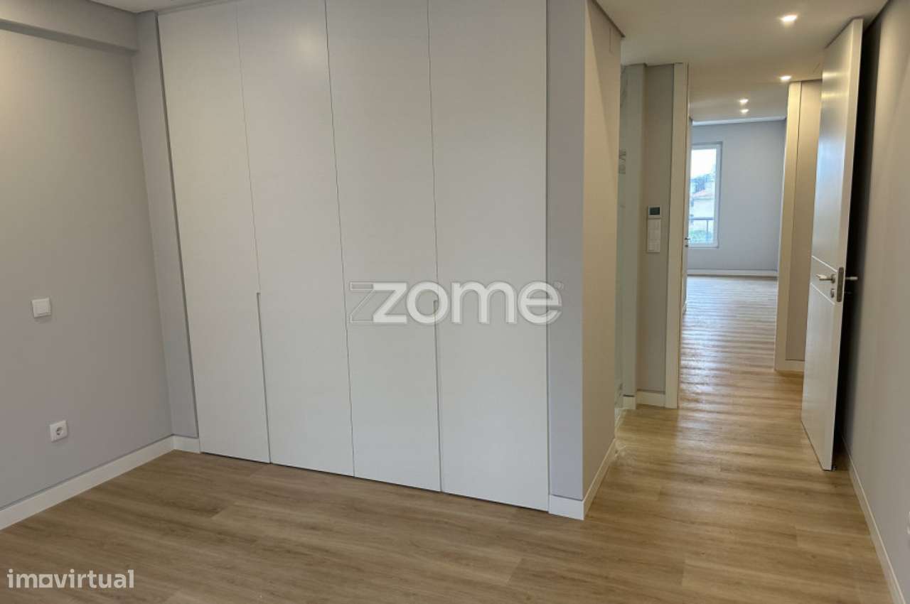 Apartamento T3 com Mezanino – 3 lugares de garagem-23