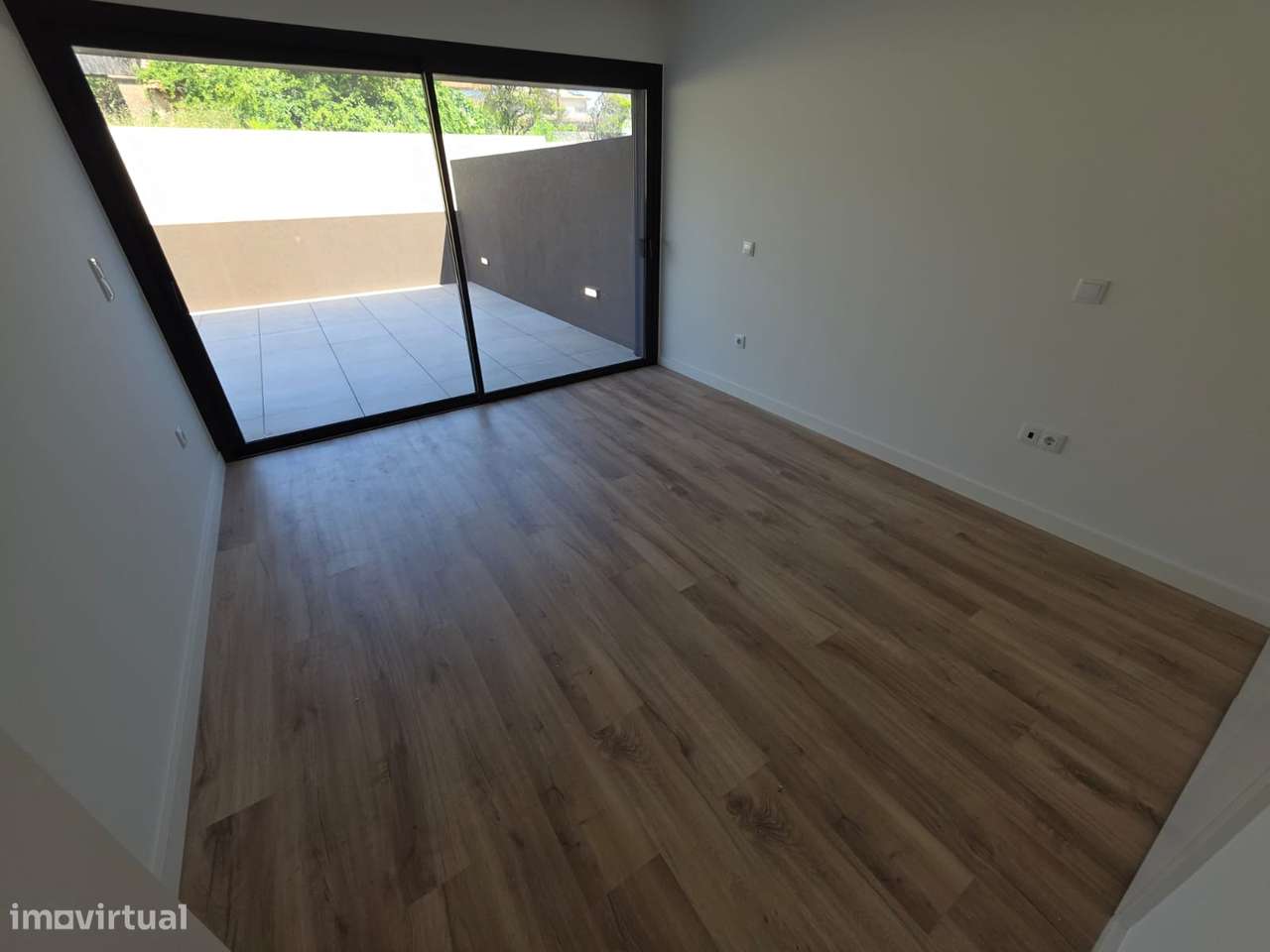 Excelente apartamento T2 novo, com terraço em Santa Maria da feira-17