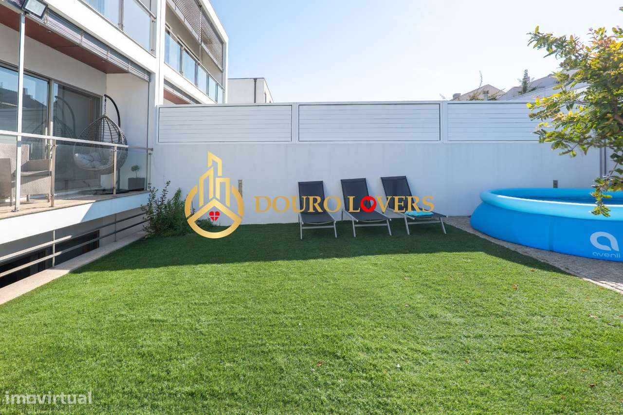 Moradia T3 Moderna com Vista de Mar | A 5 Minutos da Praia | Canidelo - Grande imagem: 4/59