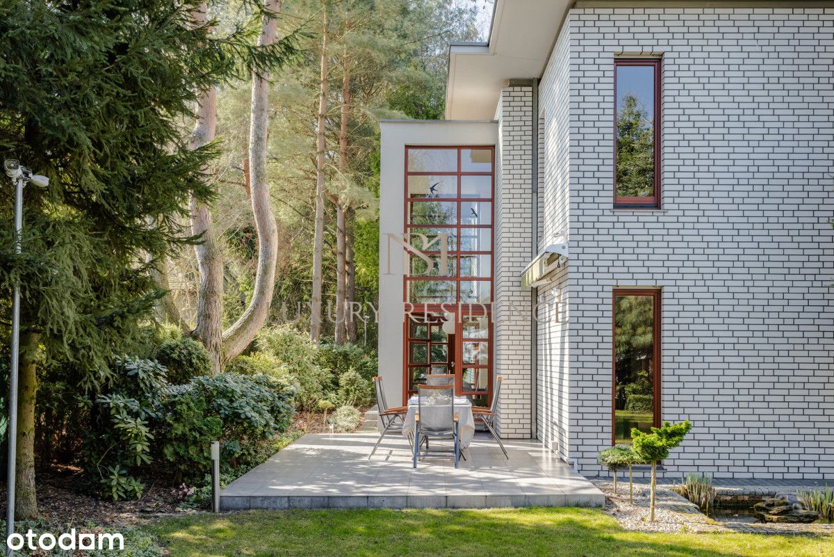Modernistyczna Willa W Otoczeniu Lasu - Pełny obrazek: 1/20