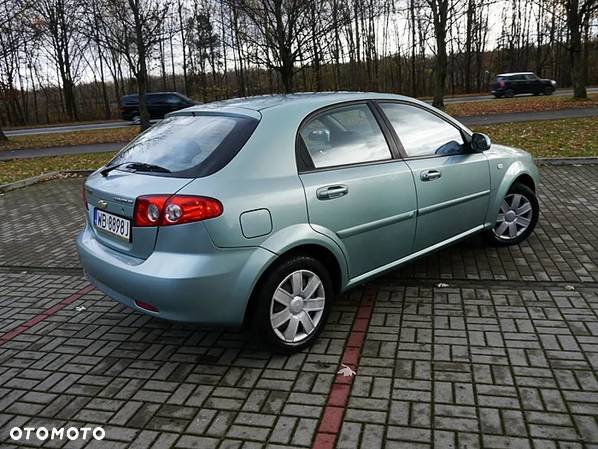 Chevrolet Lacetti - 12