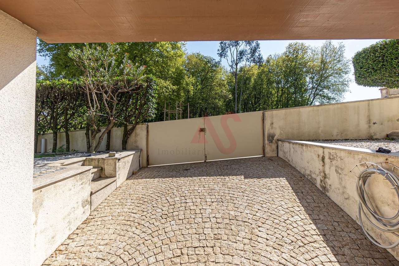 Moradia T3 de Gaveto em Brito, Guimarães - Grande imagem: 4/36